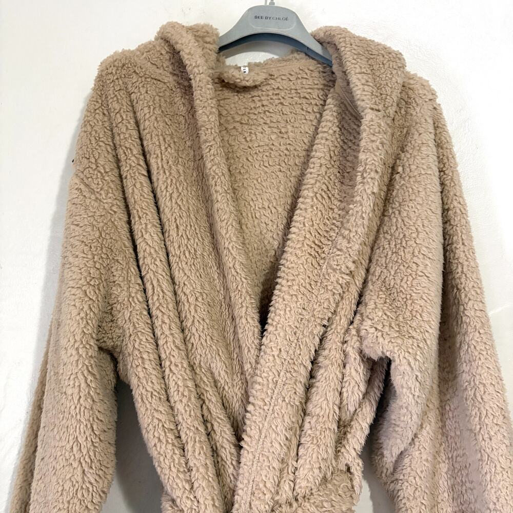 Pottery Barn Cozy Teddy Sherpa Hooded Robe in Camel XL - Picture 3 of 12